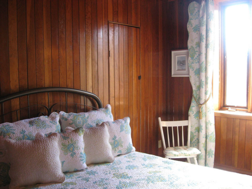 Gite Au Vieux Pommier Tadoussac Exteriör bild