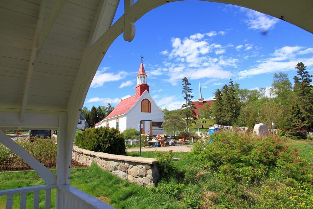 Gite Au Vieux Pommier Tadoussac Exteriör bild