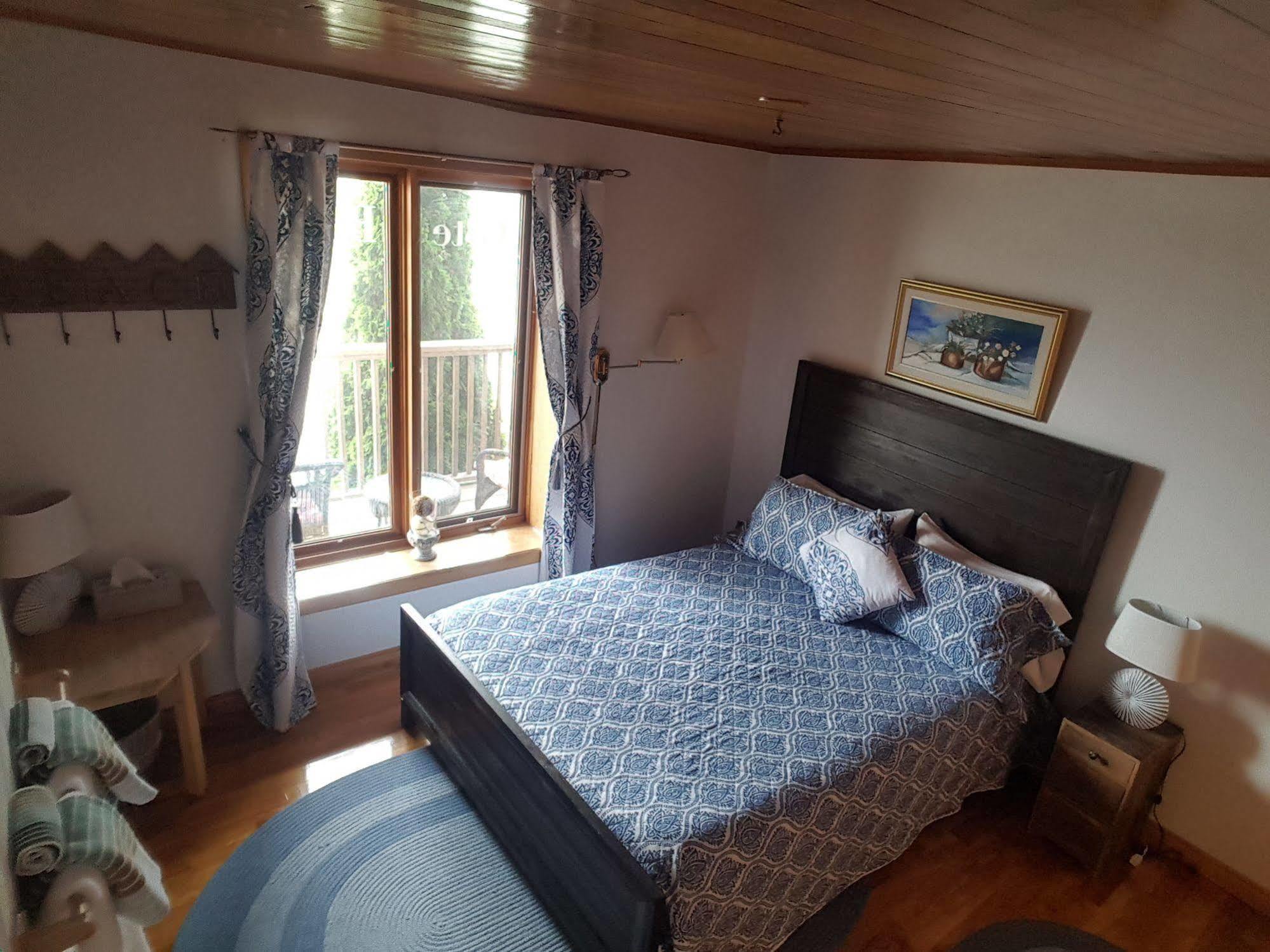Gite Au Vieux Pommier Tadoussac Exteriör bild