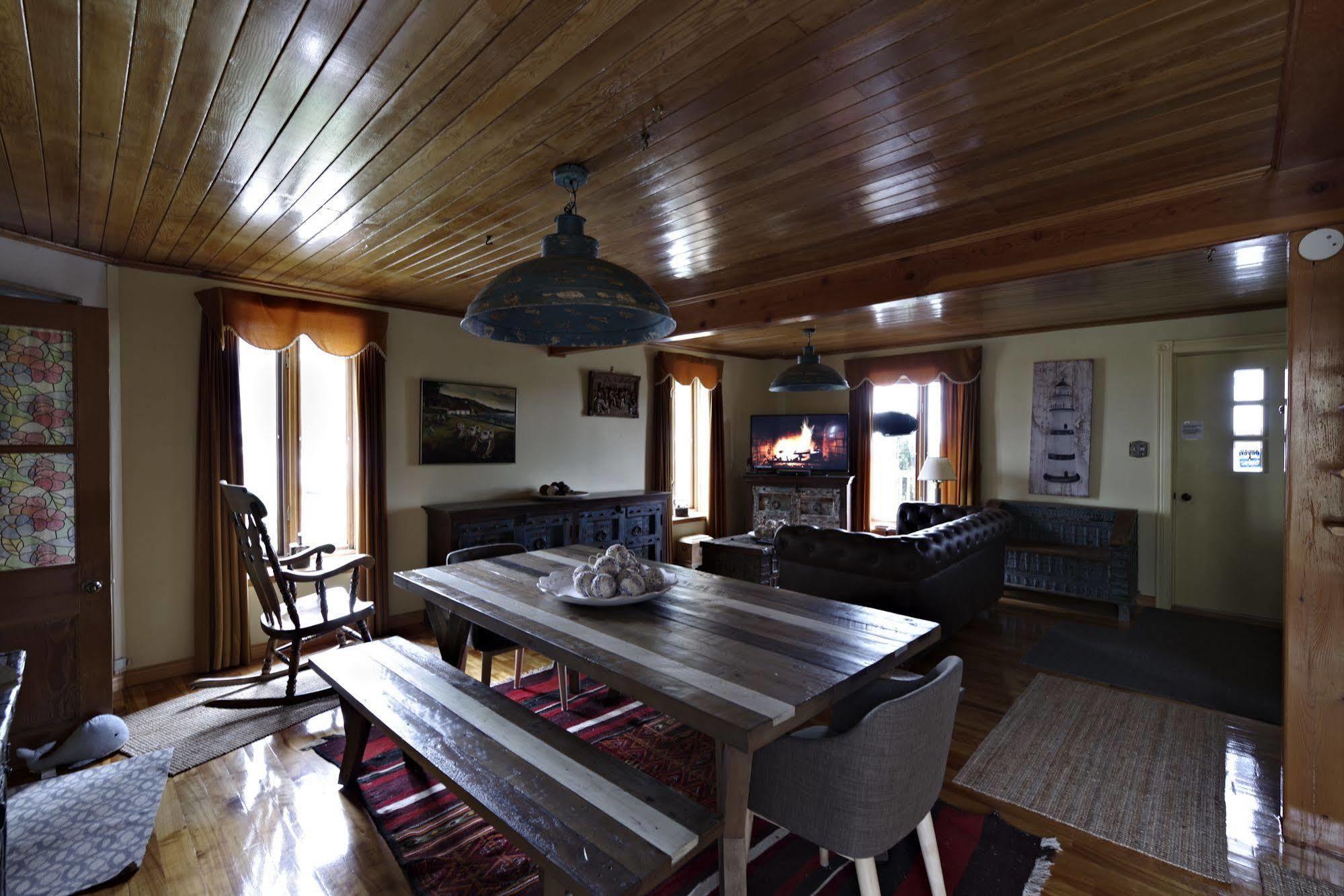 Gite Au Vieux Pommier Tadoussac Exteriör bild